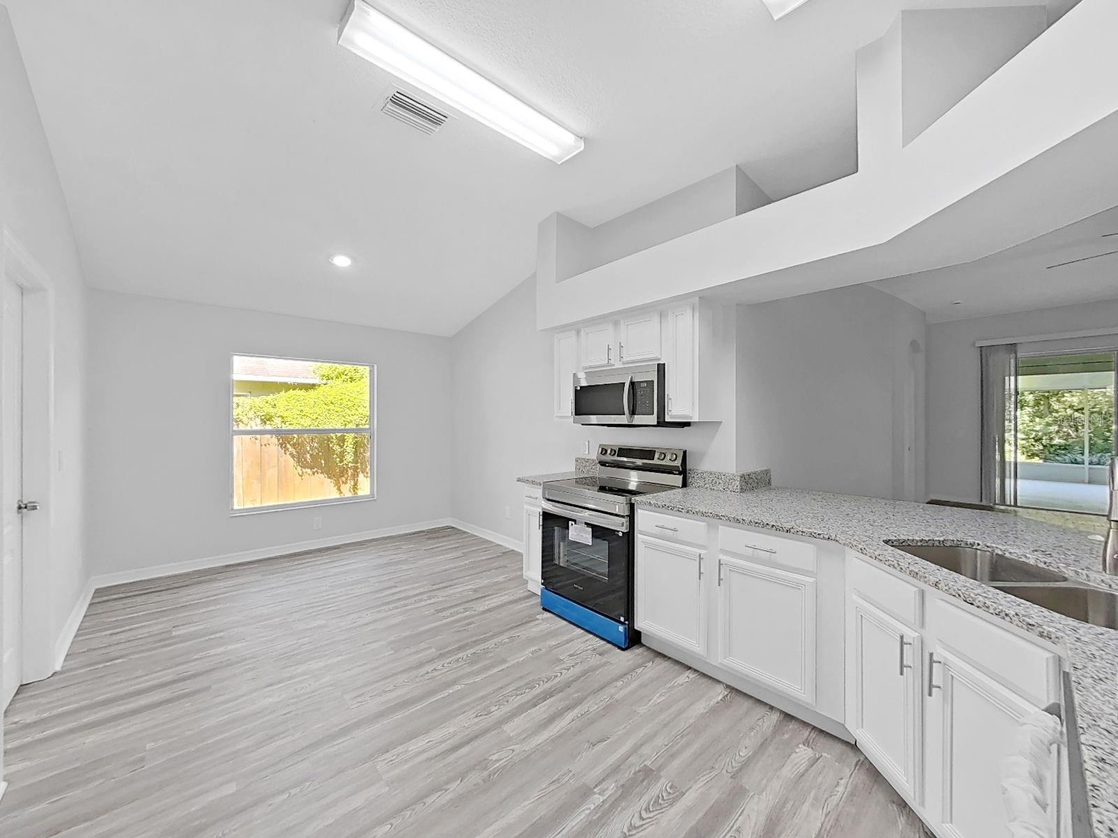 1423 LAKE SHORE RANCH DR — photo 12