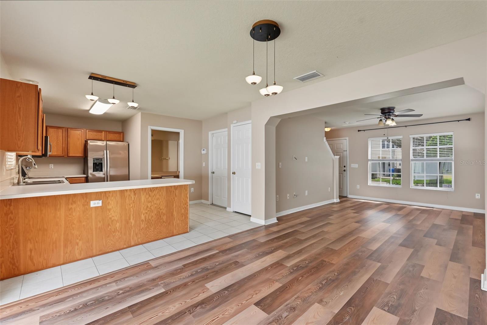 150 SAWTOOTH DR — photo 2