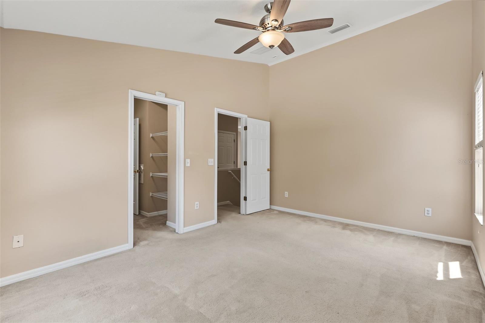 150 SAWTOOTH DR — photo 26