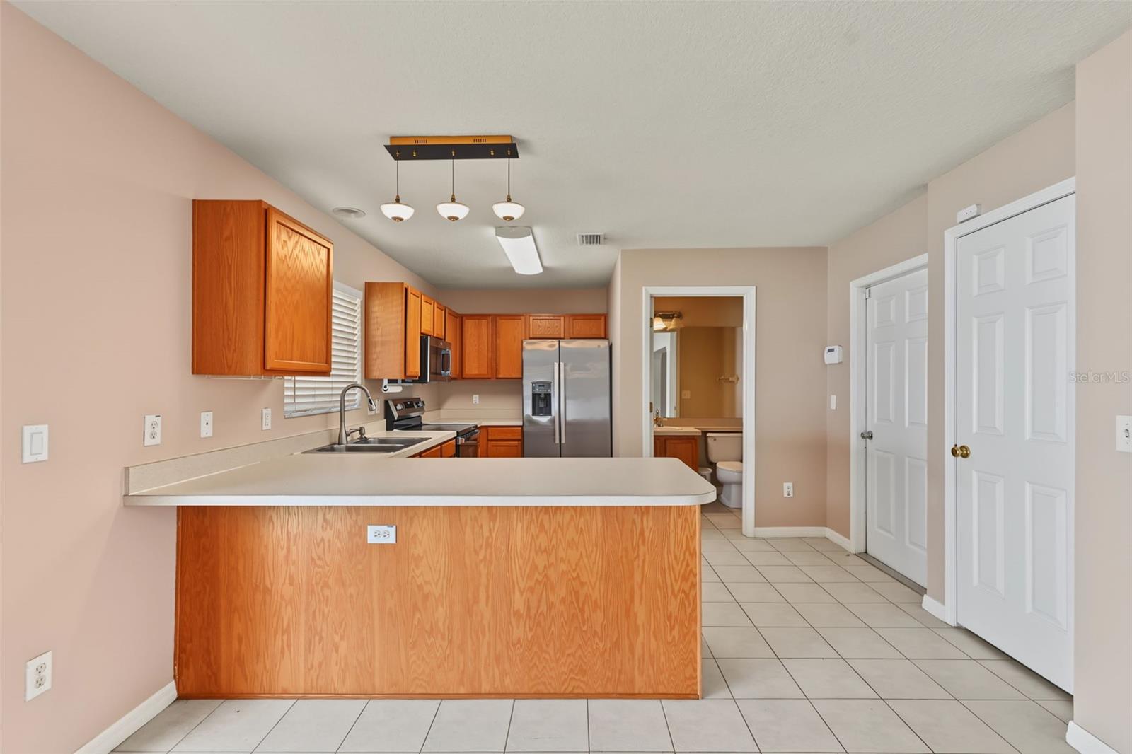 150 SAWTOOTH DR — photo 3