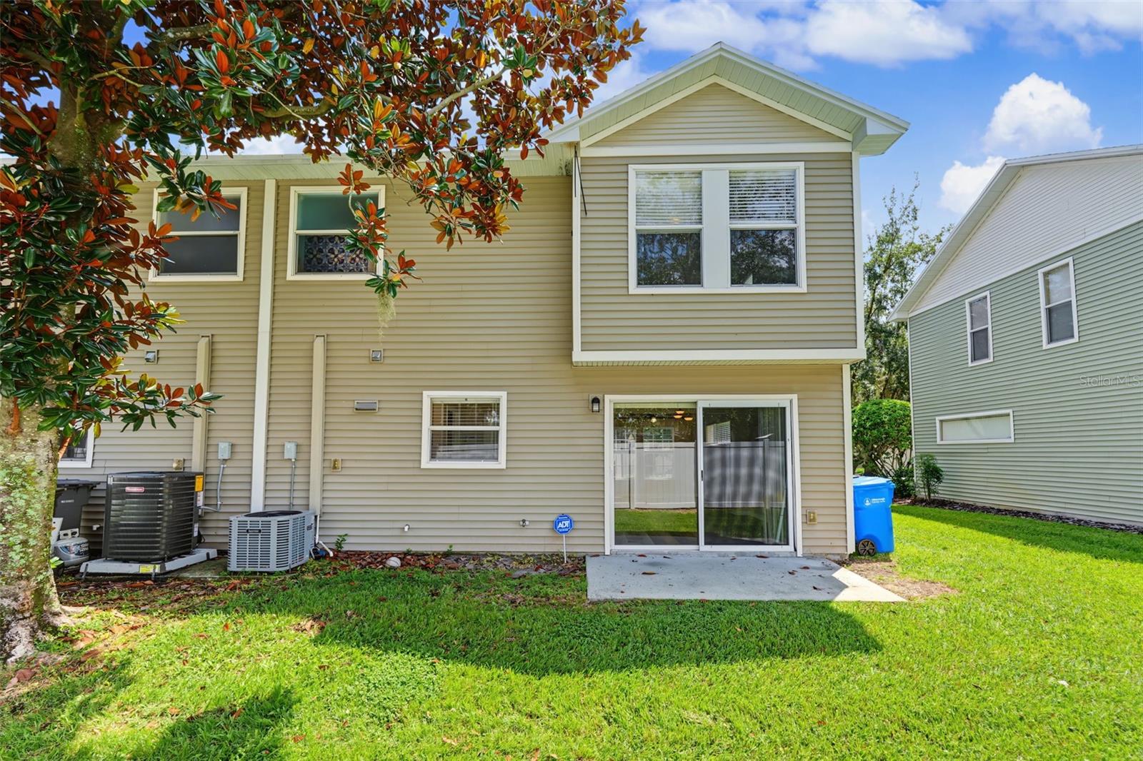 150 SAWTOOTH DR — photo 38