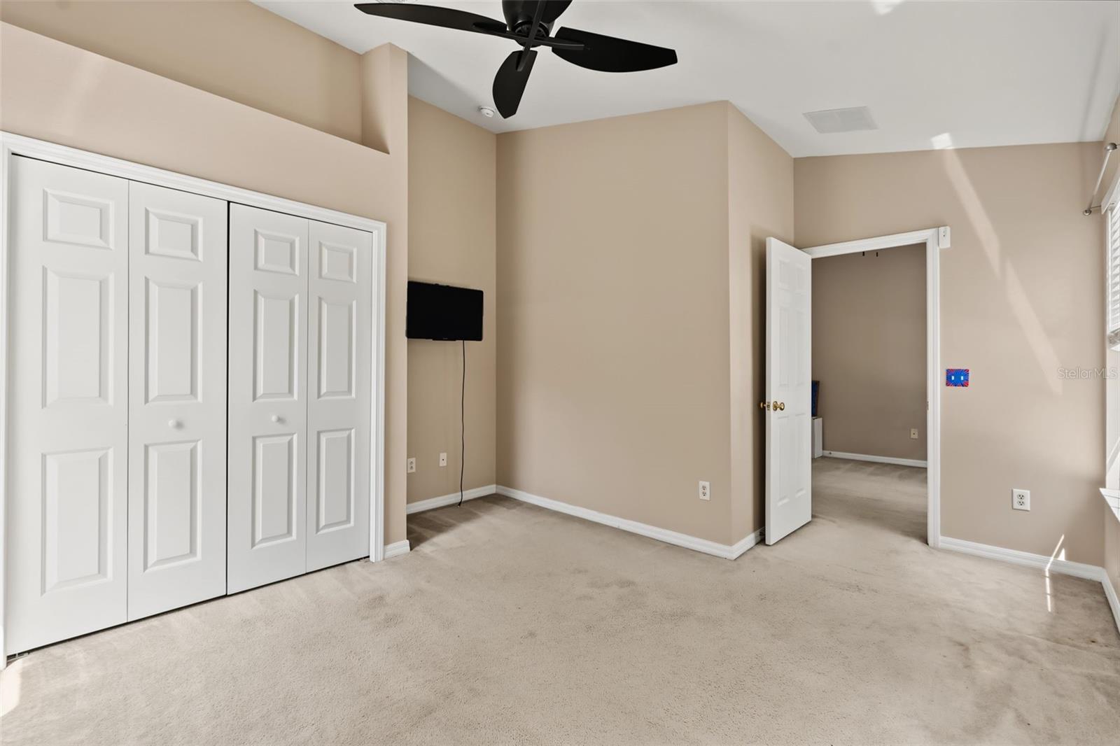 150 SAWTOOTH DR — photo 34