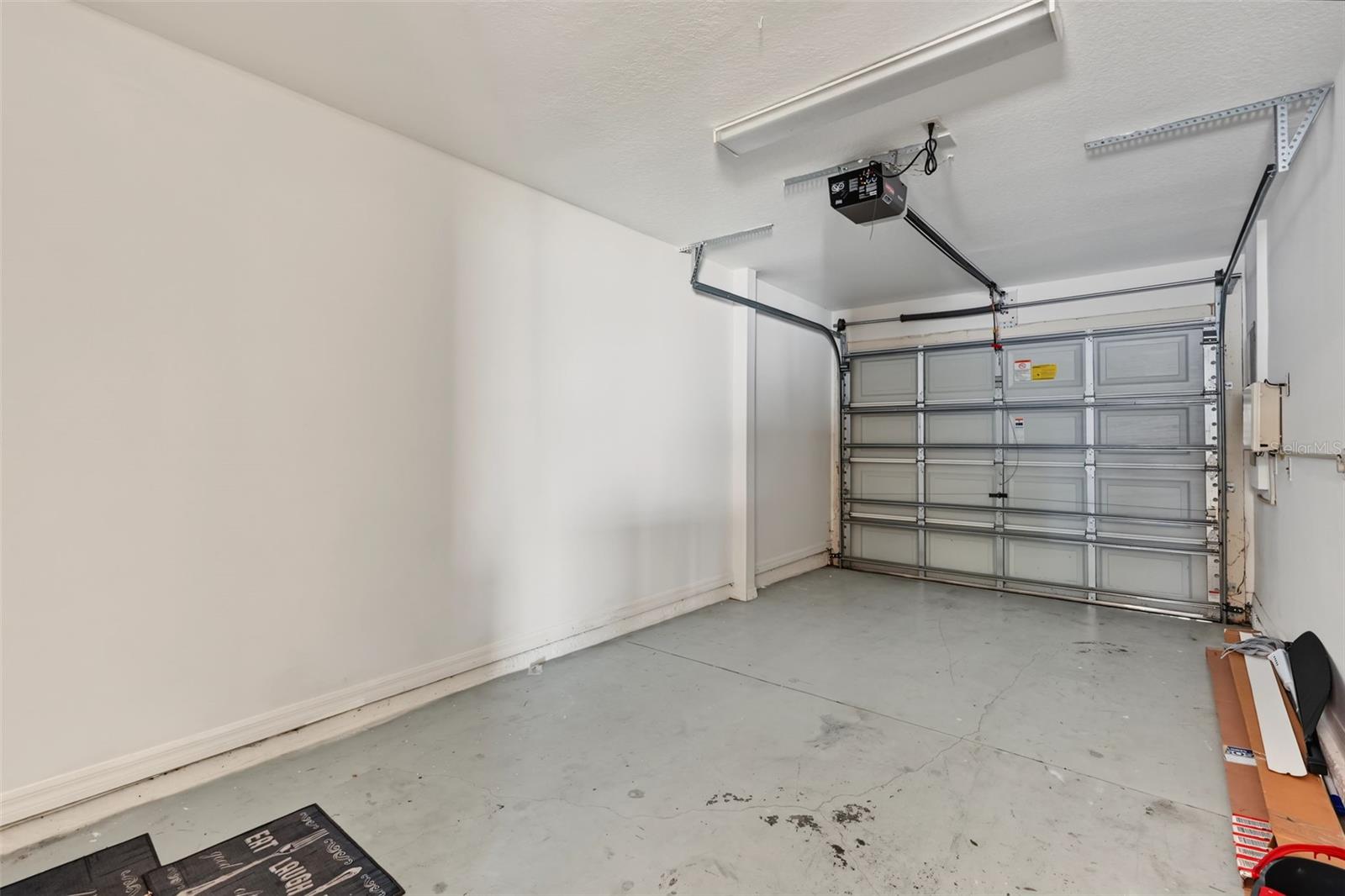 150 SAWTOOTH DR — photo 25