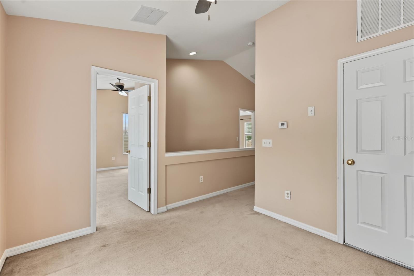 150 SAWTOOTH DR — photo 23