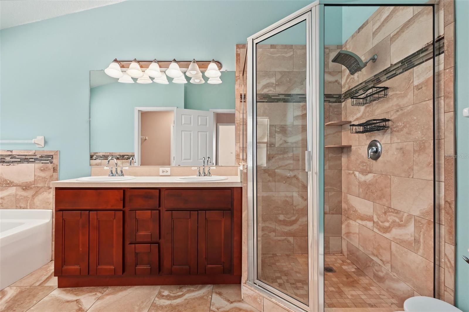 150 SAWTOOTH DR — photo 31