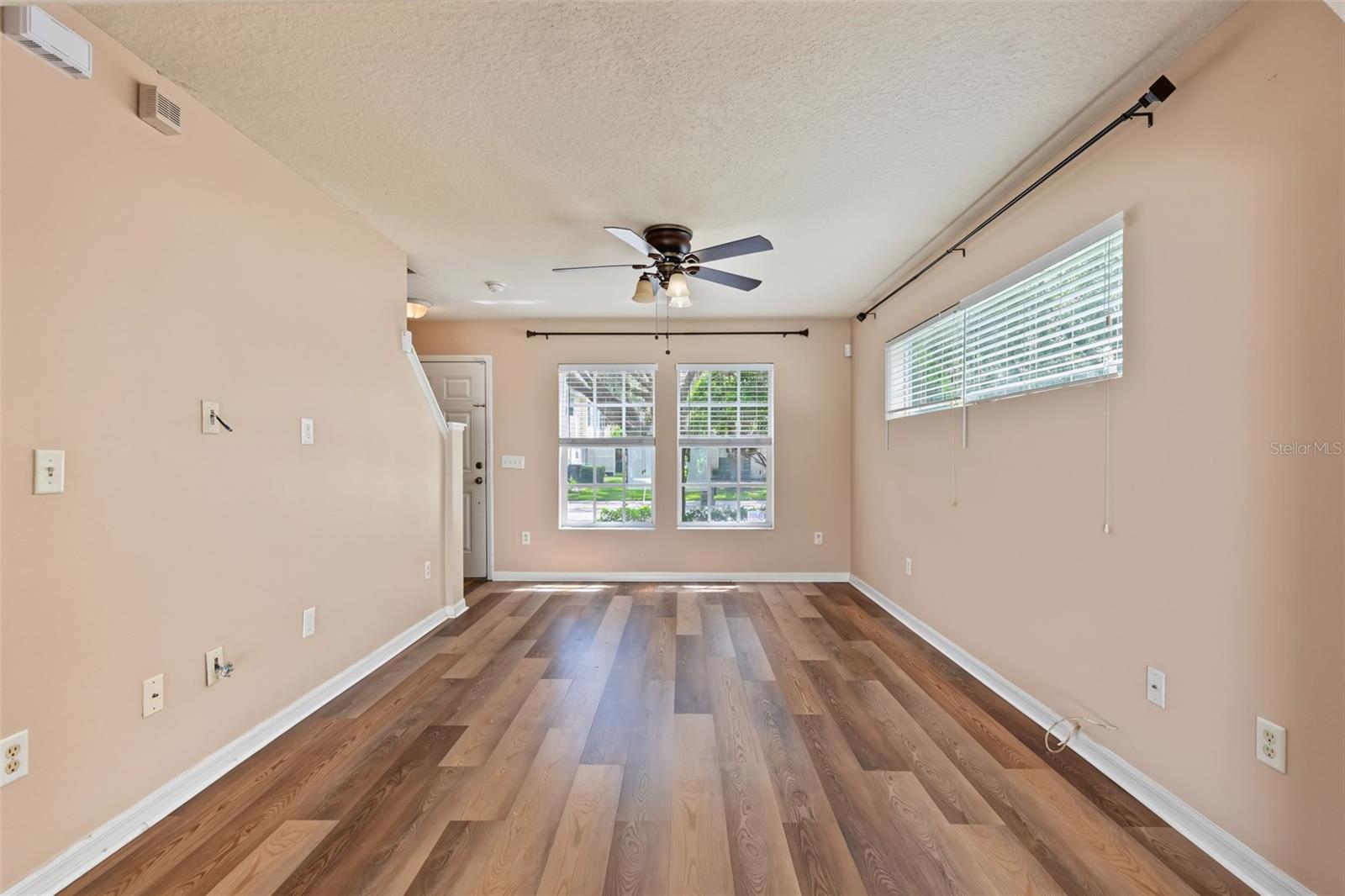 150 SAWTOOTH DR — photo 13