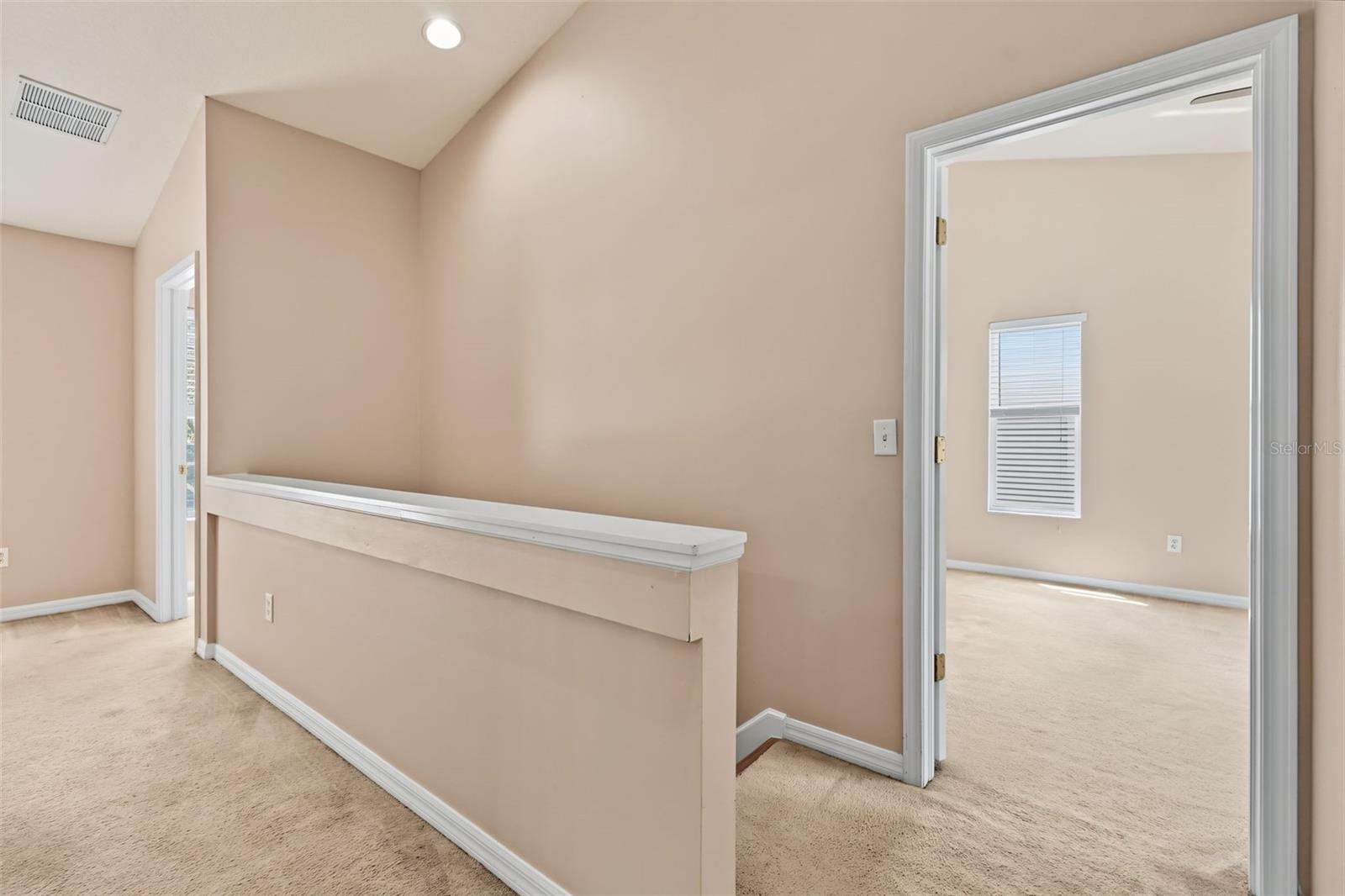 150 SAWTOOTH DR — photo 21