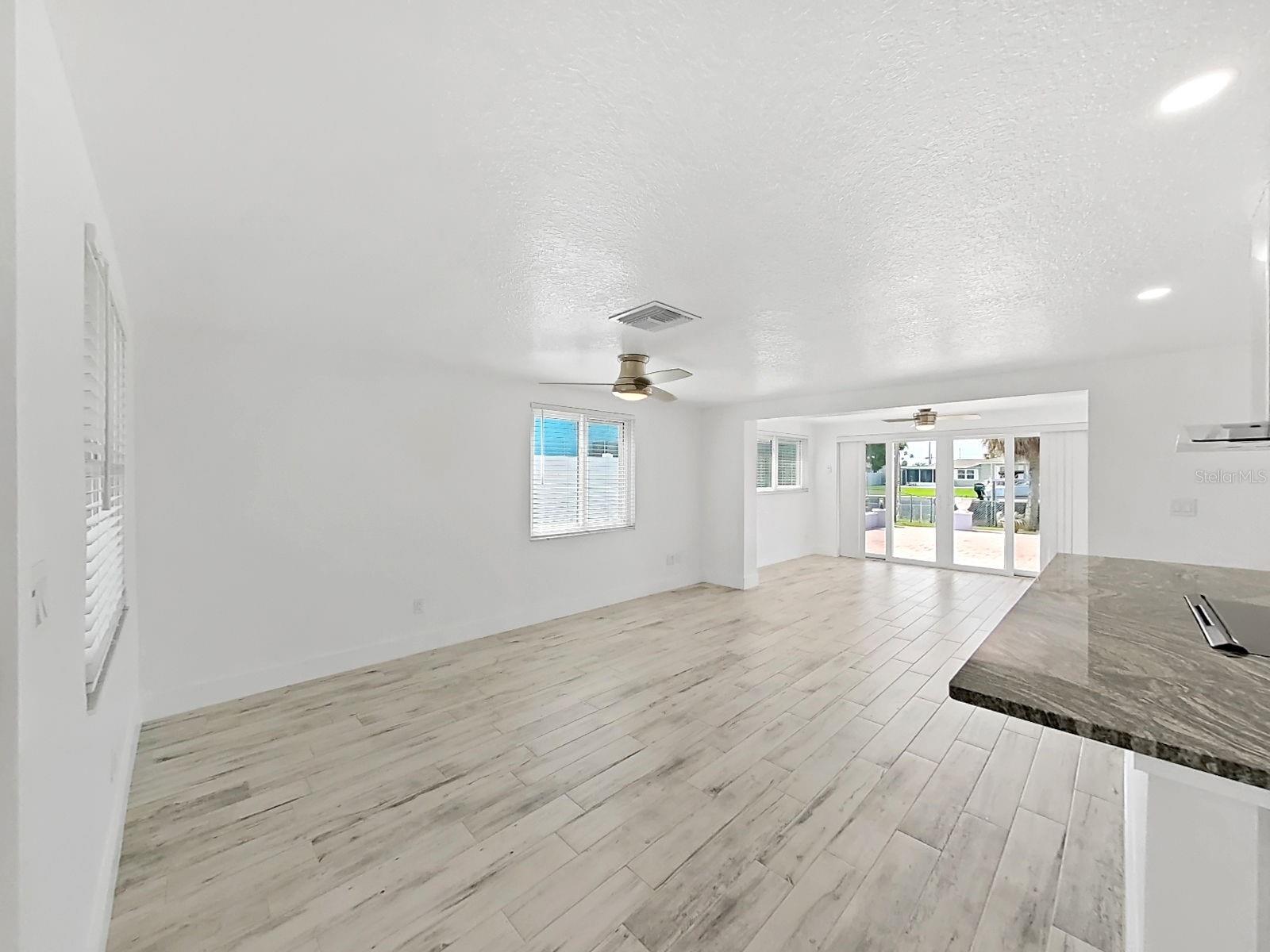 4156 FLORAMAR TER — photo 9