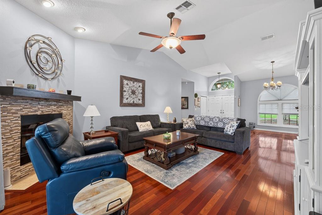 22832 CYPRESS TRAIL DR — photo 9