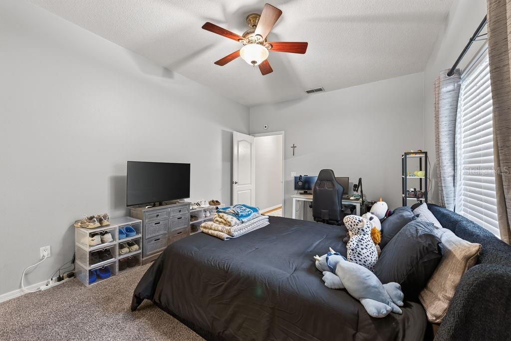 22832 CYPRESS TRAIL DR — photo 37