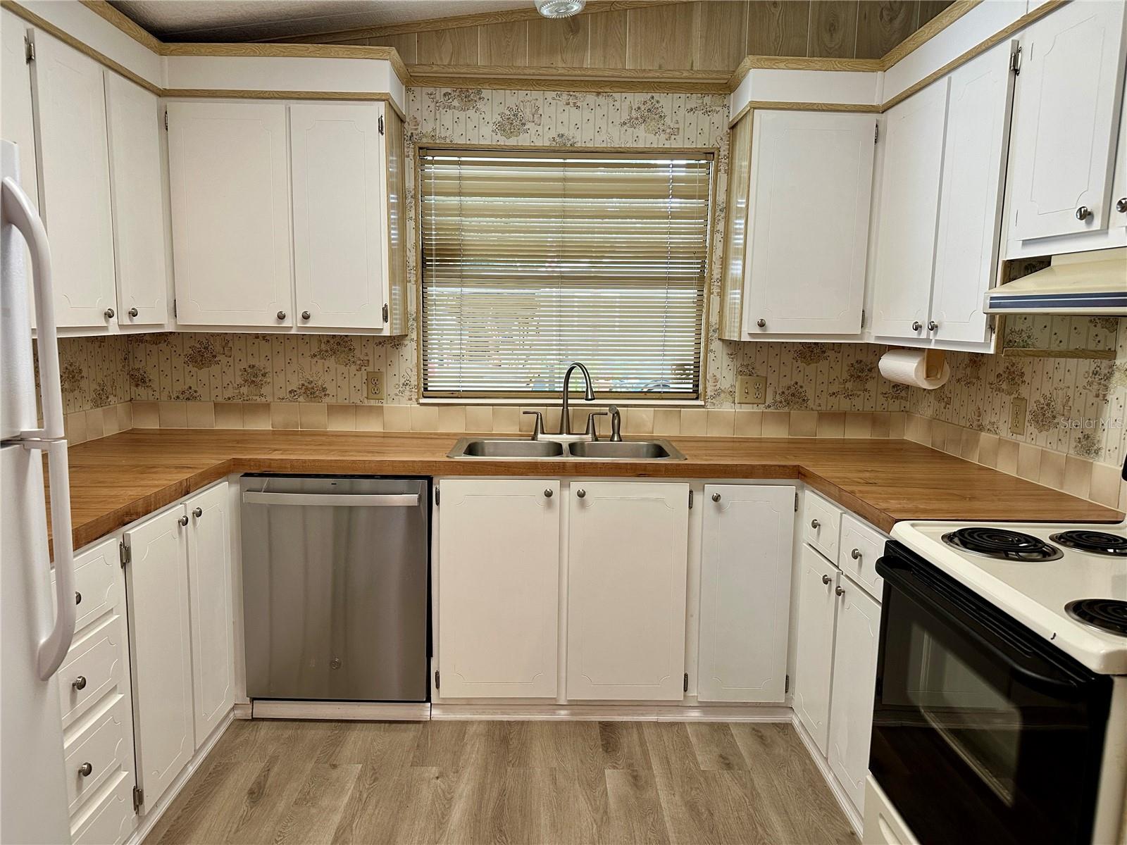 322 BASS CT — photo 2