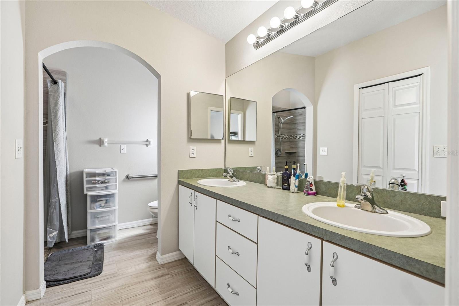 12504 GLENDALE CT — photo 10