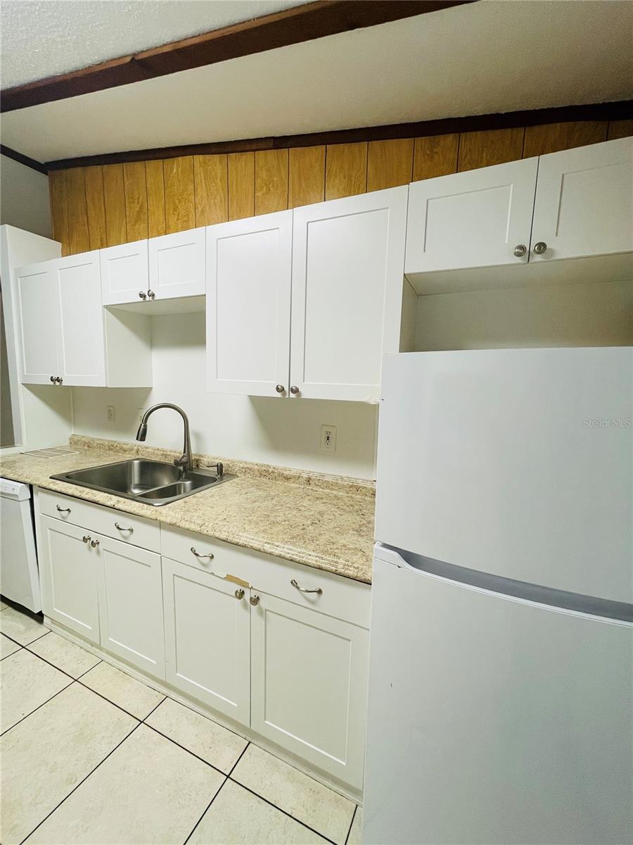 1335 S MARTIN LUTHER KING JR AVE — photo 3