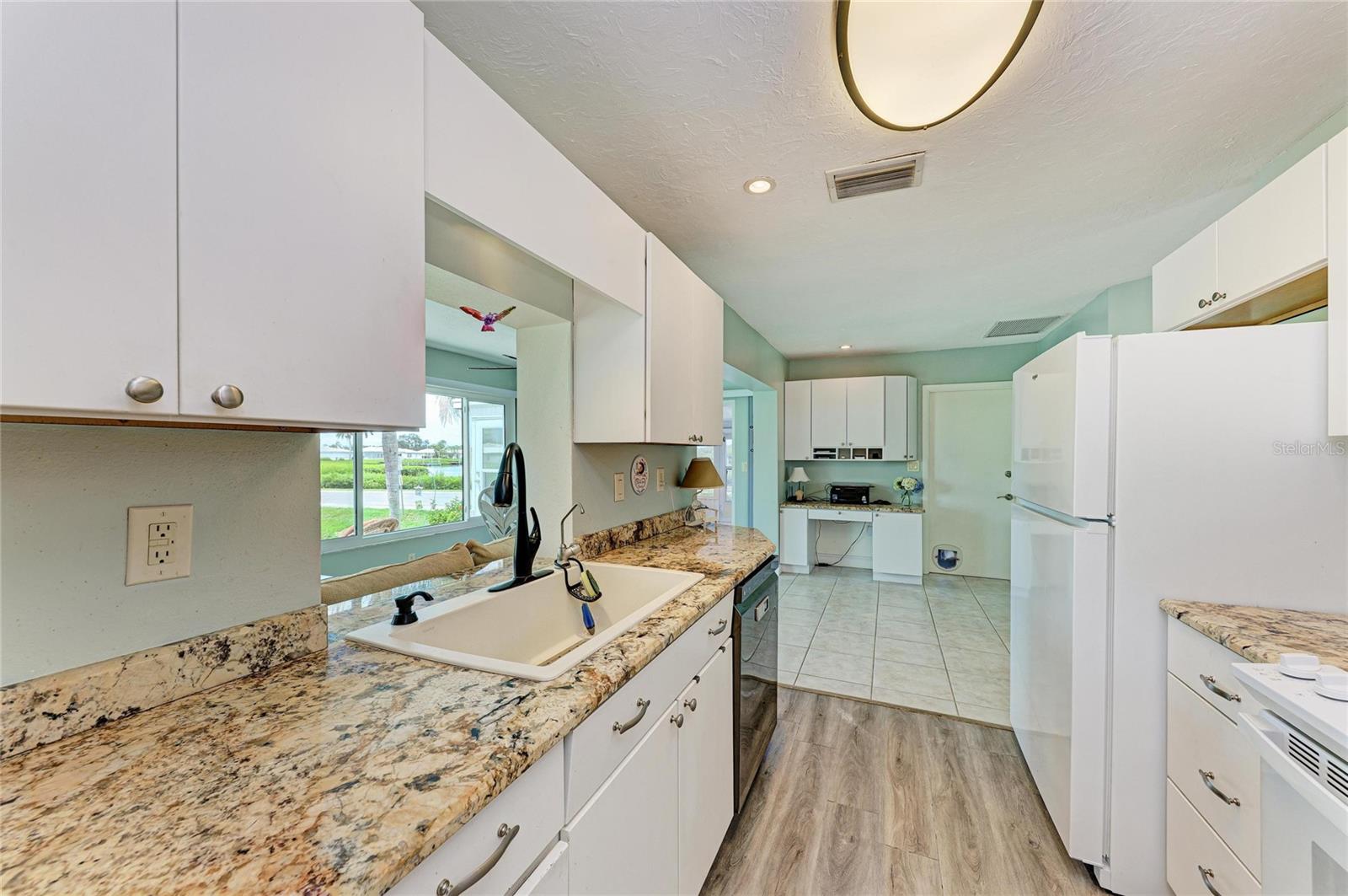4006 JOYCE DR — photo 11