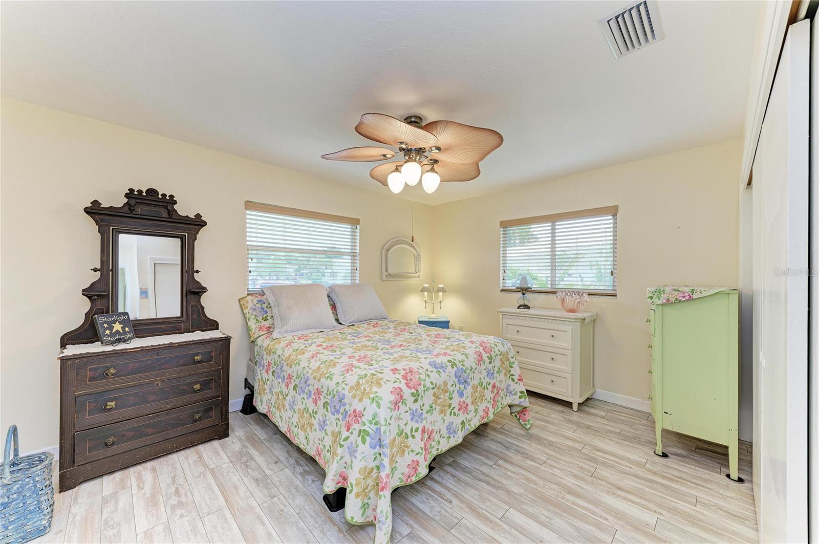 4006 JOYCE DR — photo 25