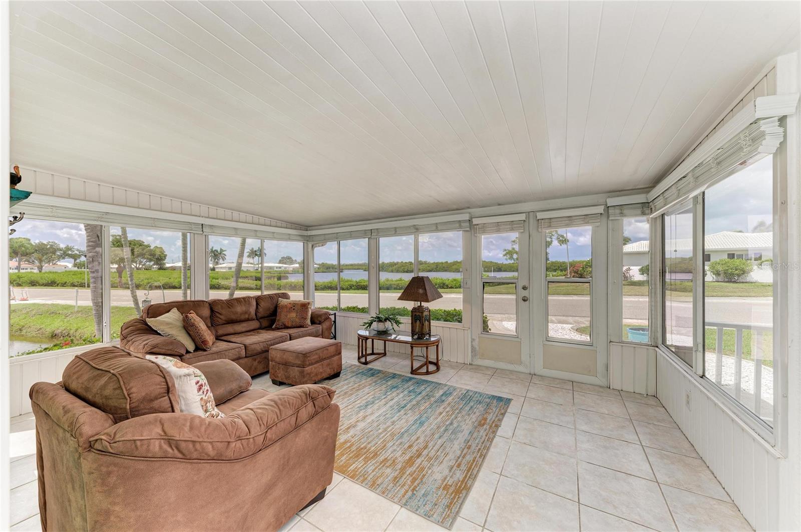 4006 JOYCE DR — photo 28