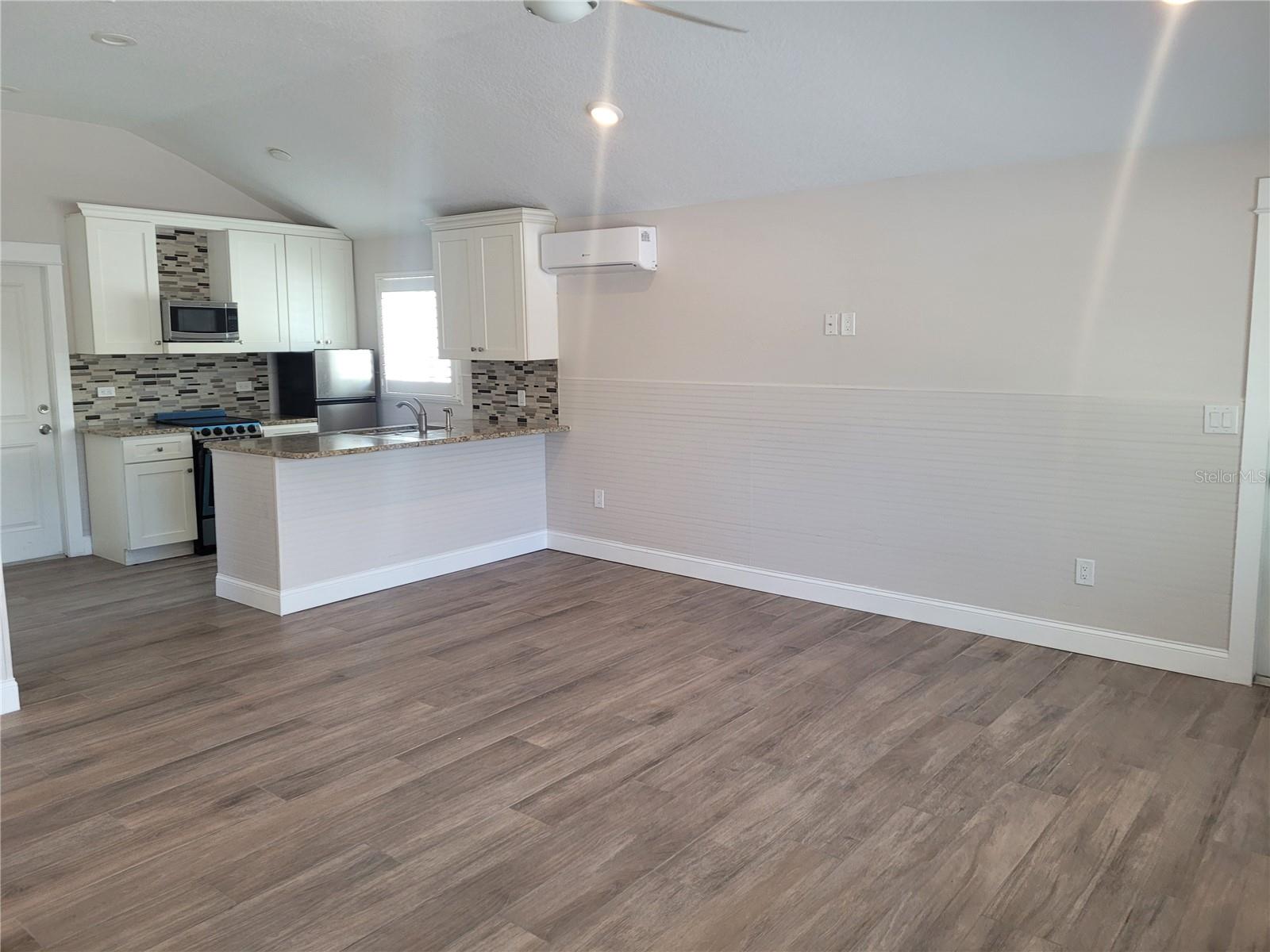 12217 1/2 SUNSHINE LN — photo 15