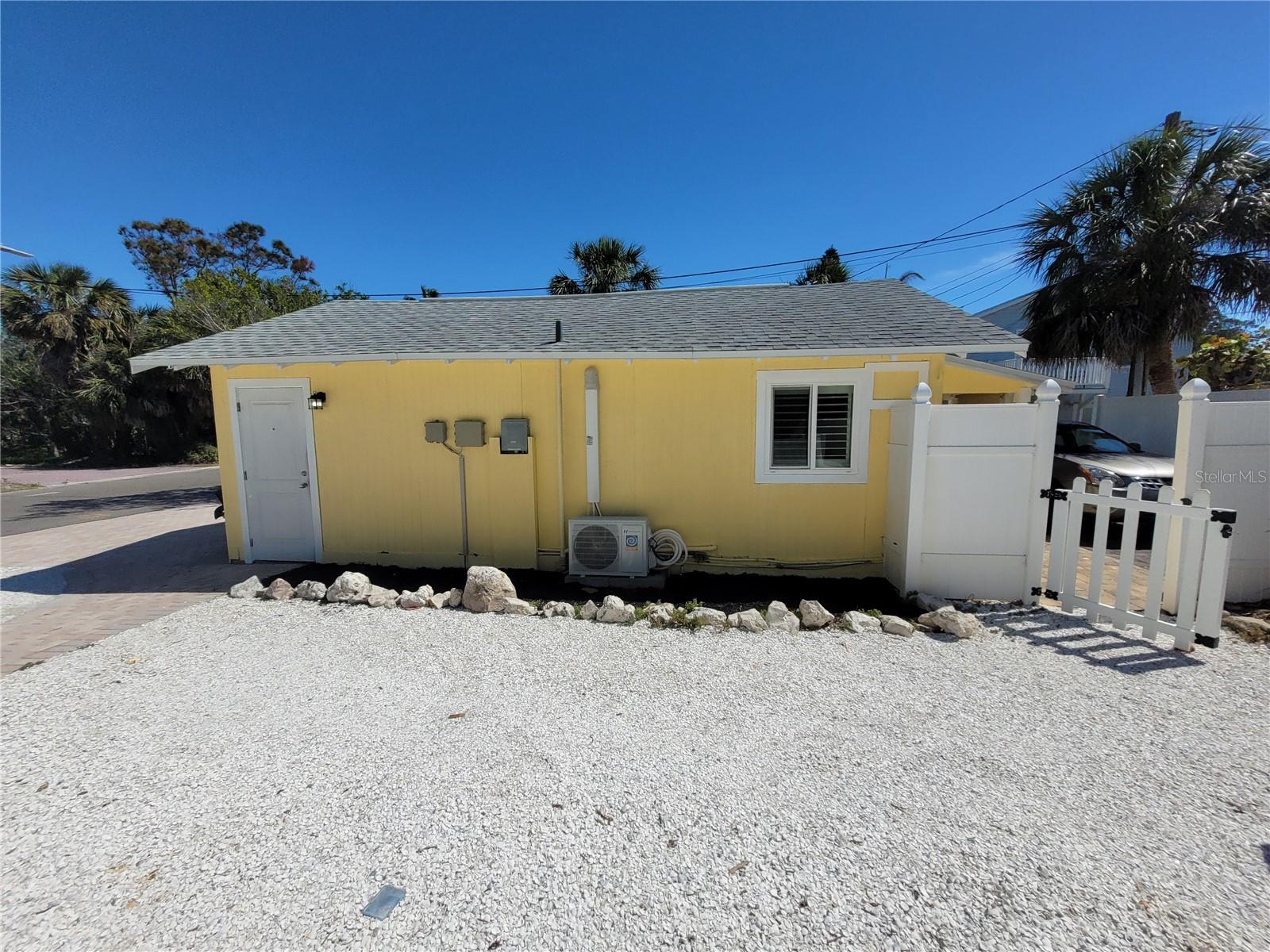 12217 1/2 SUNSHINE LN — photo 3