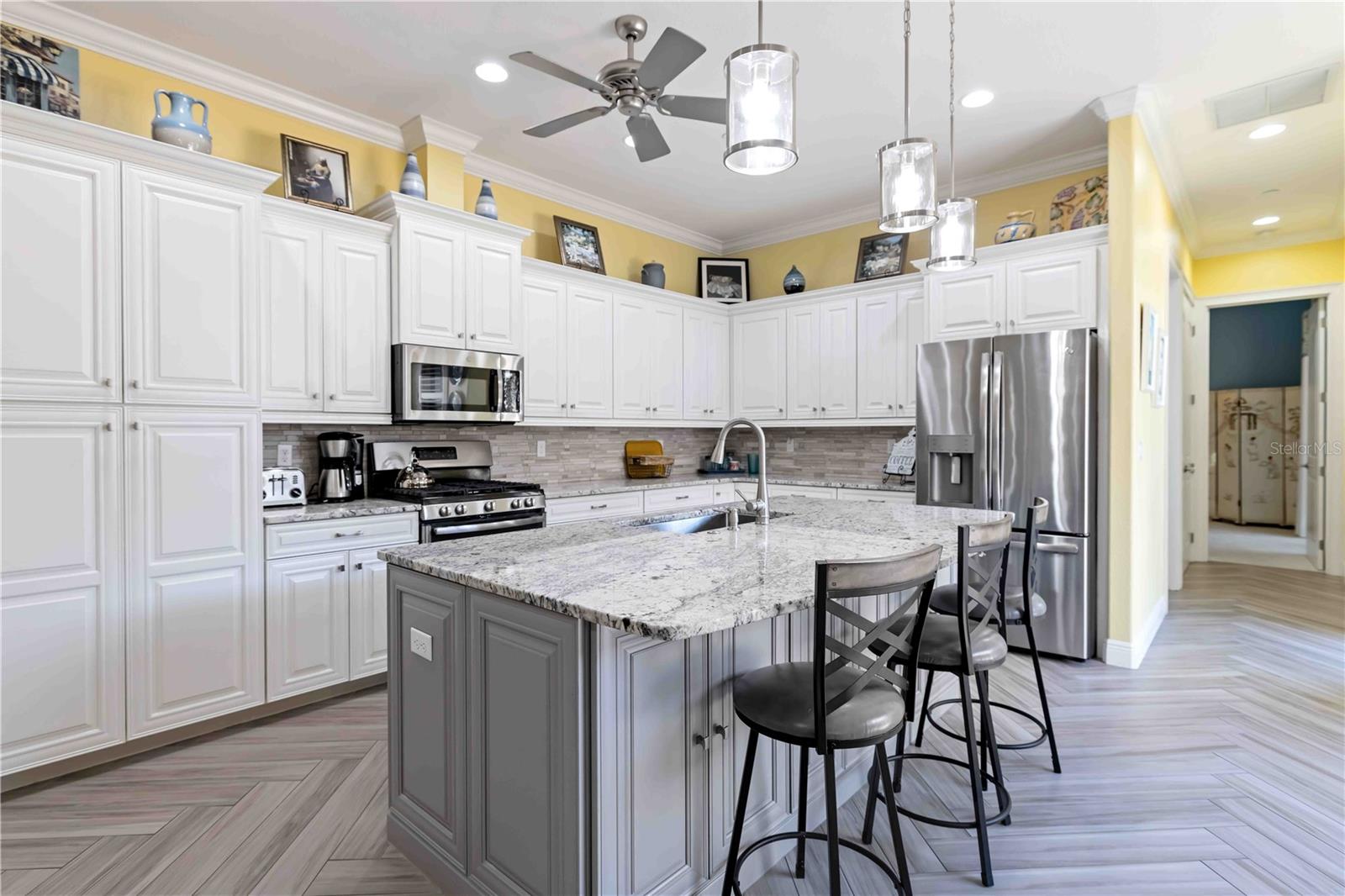146 E TAMPA AVE — photo 13