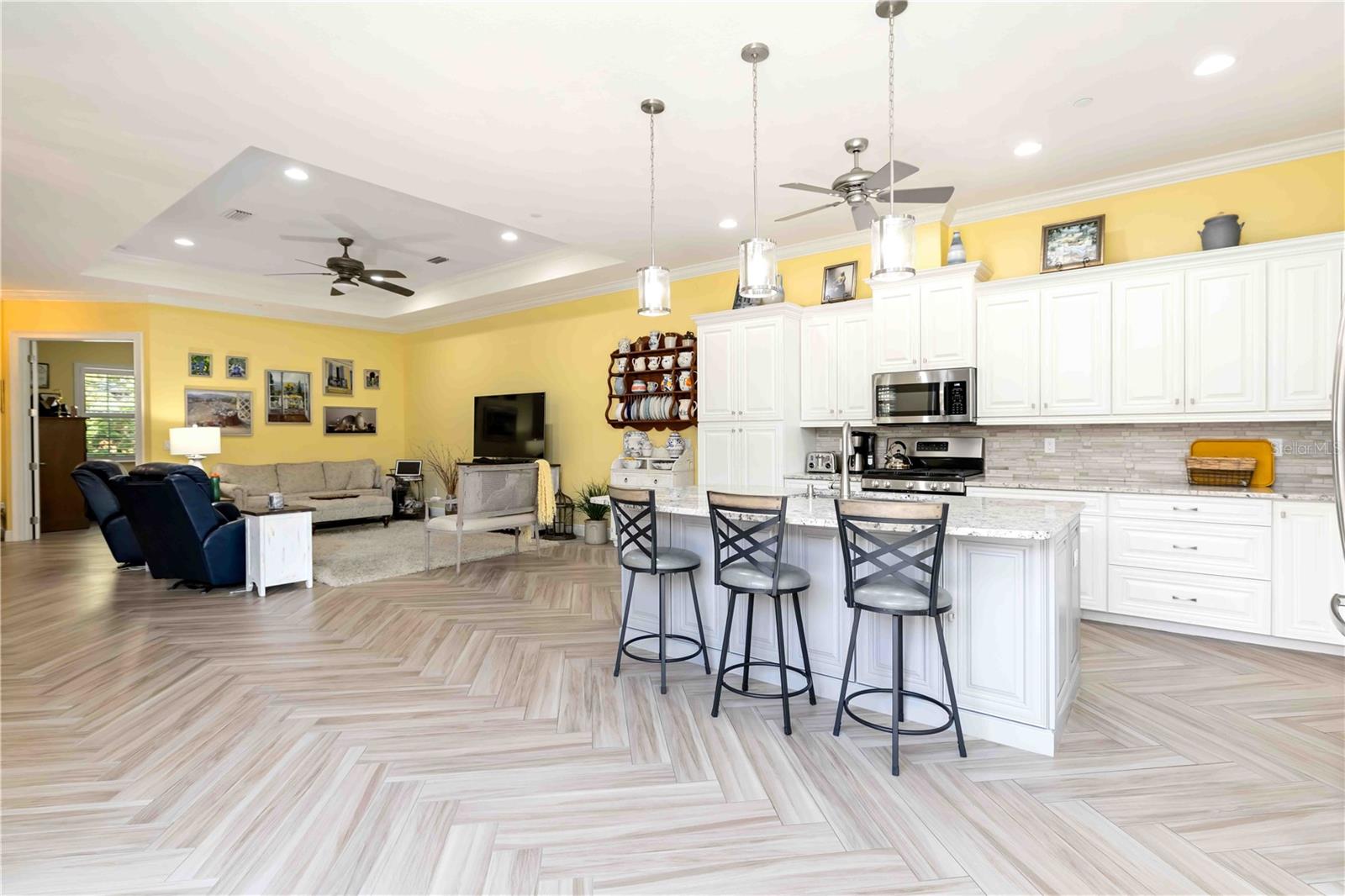 146 E TAMPA AVE — photo 14