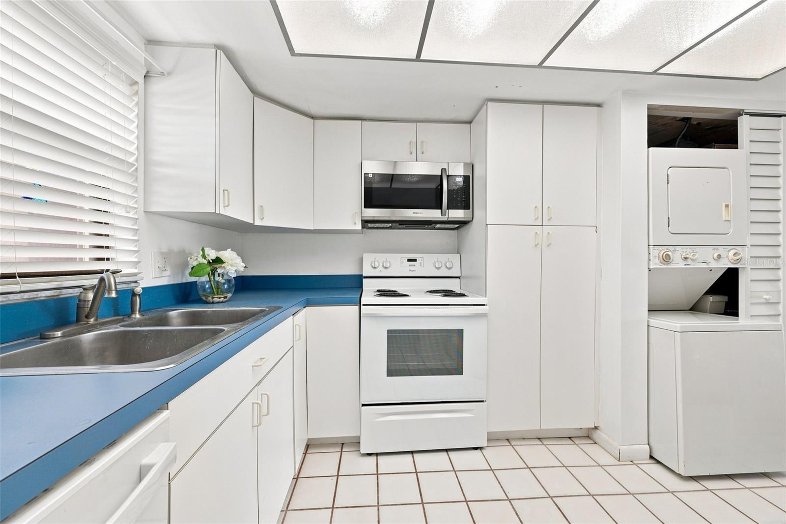 7050 SUNSET DR S #610 — photo 4