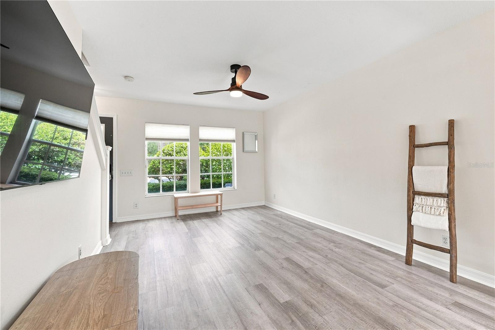 13158 THOROUGHBRED LOOP — photo 4
