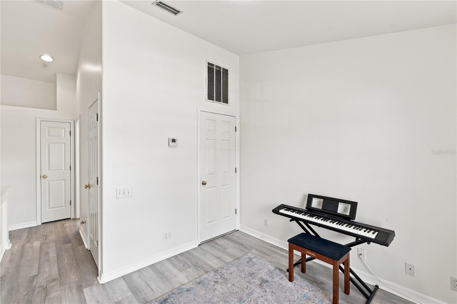 13158 THOROUGHBRED LOOP — photo 35