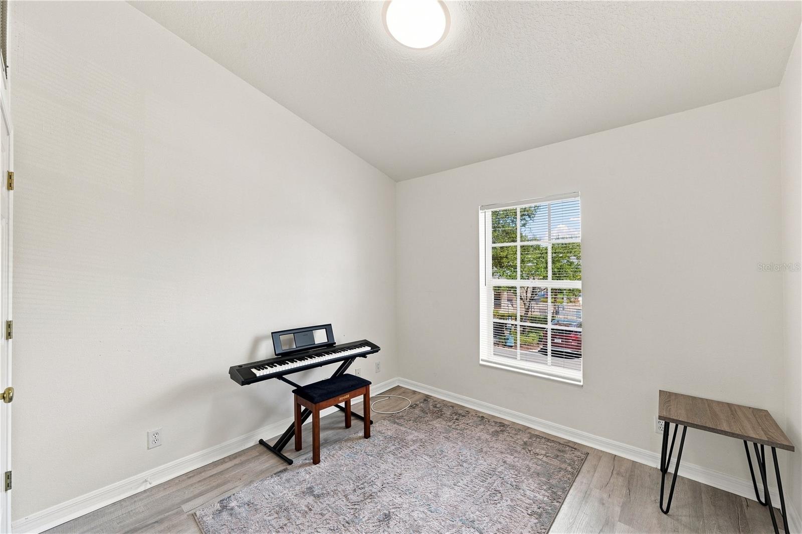 13158 THOROUGHBRED LOOP — photo 28