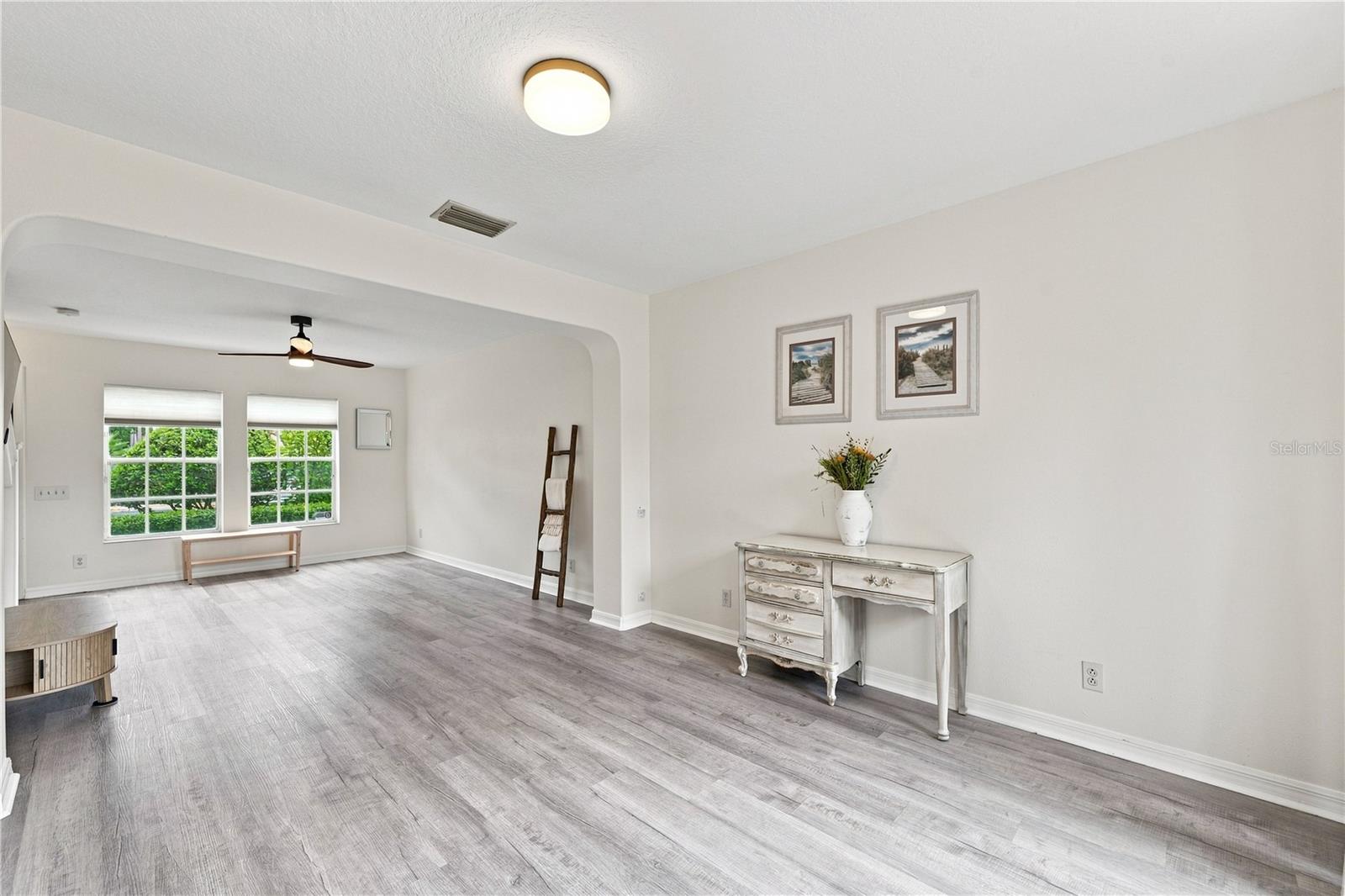 13158 THOROUGHBRED LOOP — photo 9