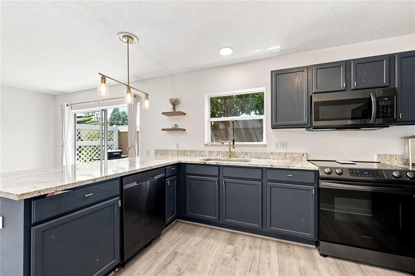13158 THOROUGHBRED LOOP — photo 12