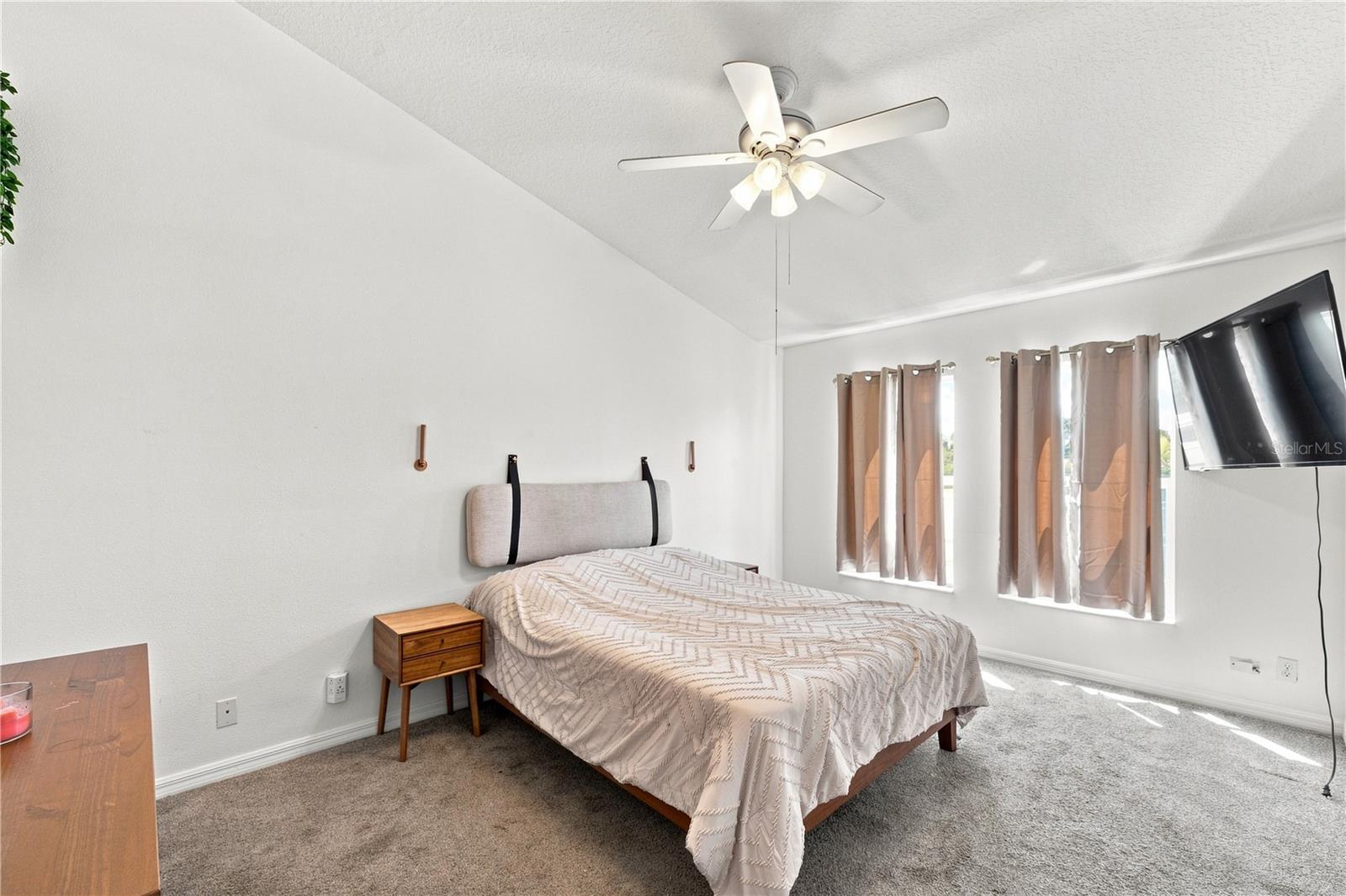 13158 THOROUGHBRED LOOP — photo 20