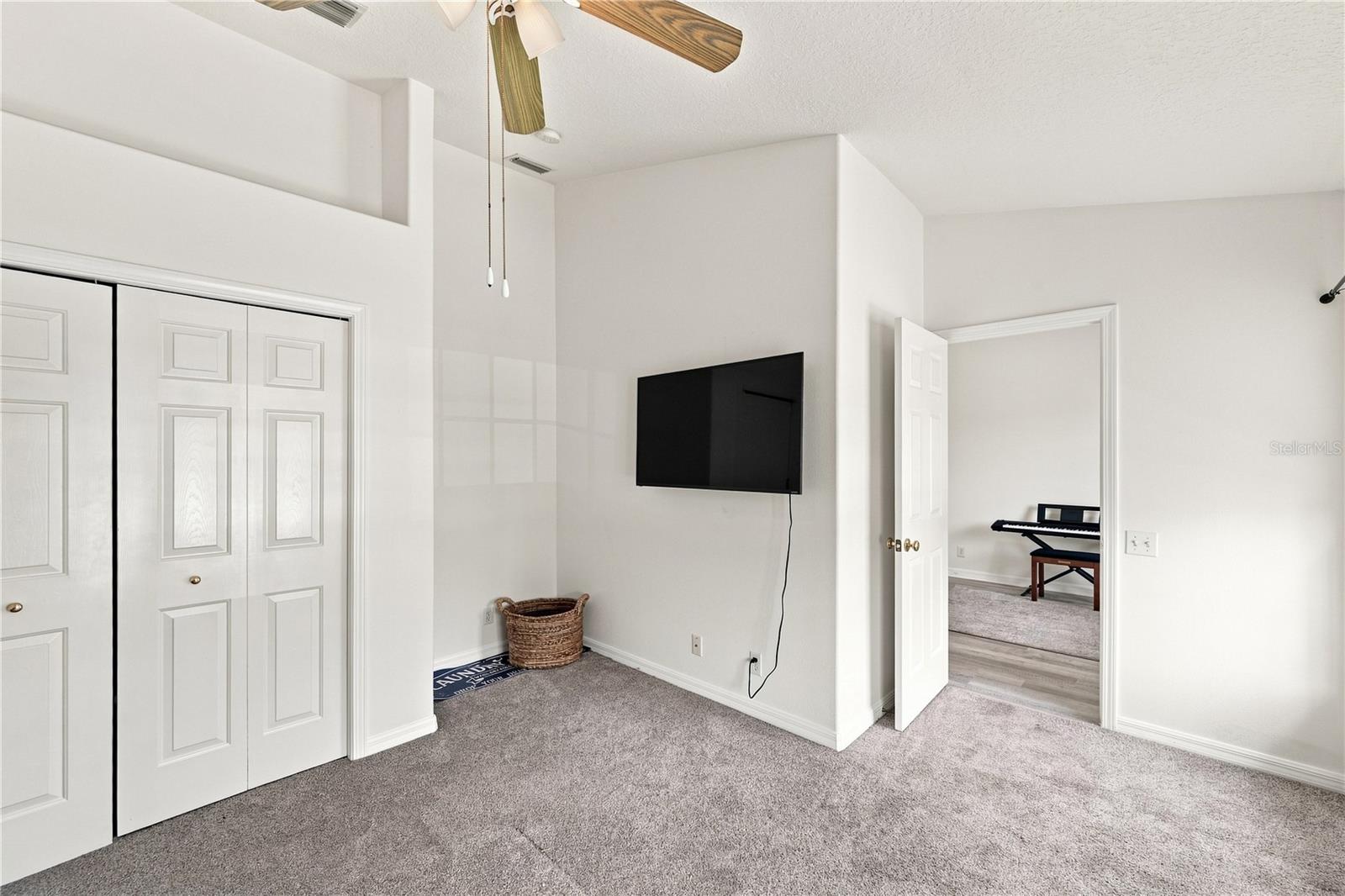 13158 THOROUGHBRED LOOP — photo 32