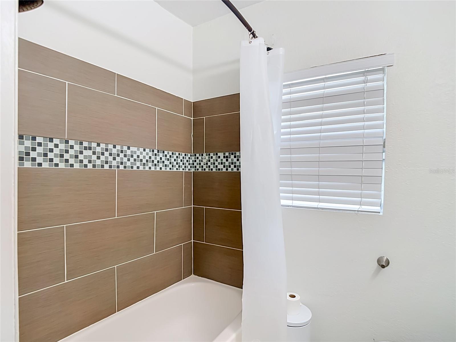 7309 N HUNTLEY AVE — photo 34