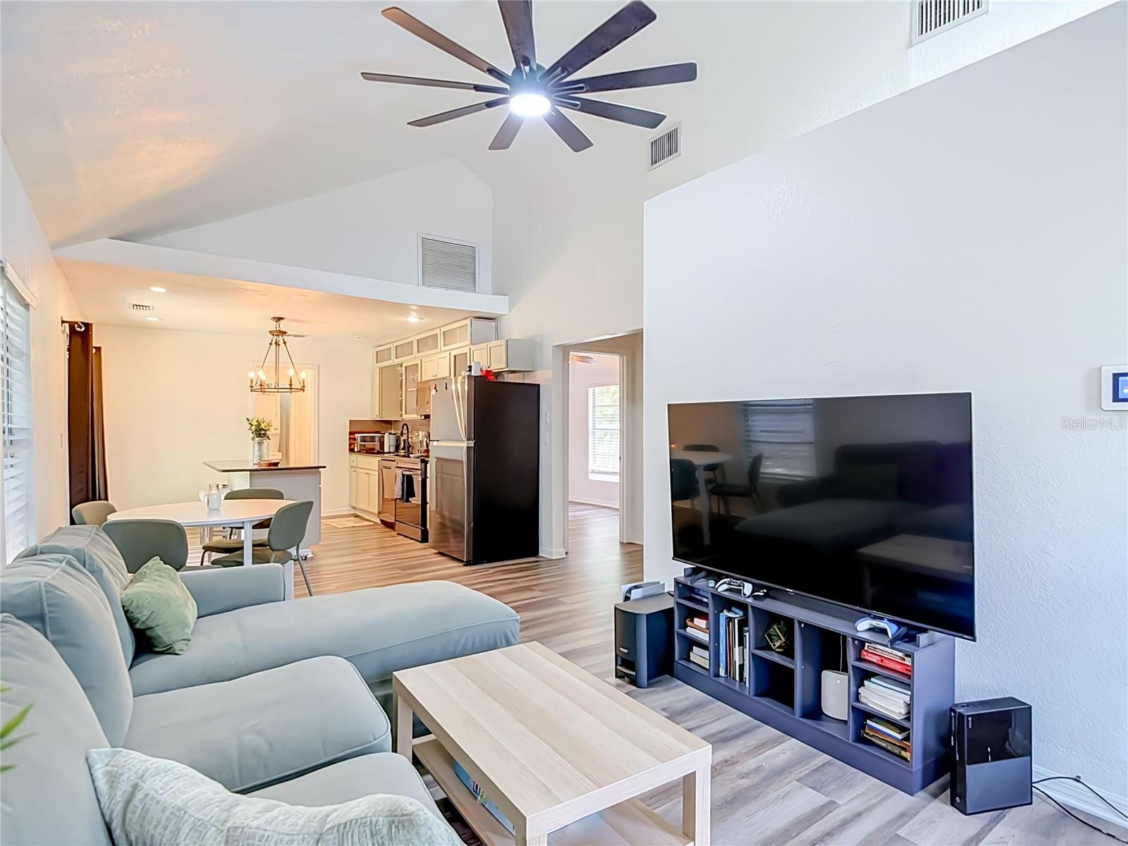 7309 N HUNTLEY AVE — photo 11