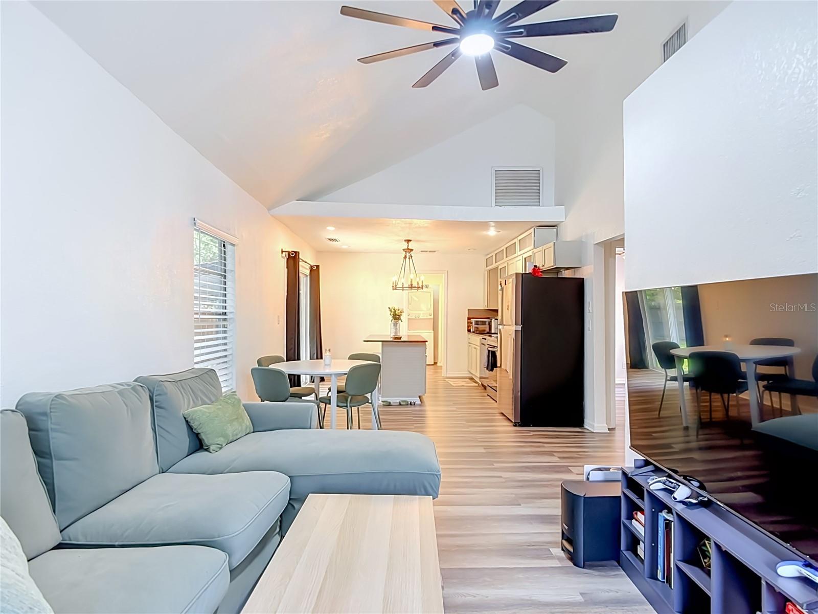7309 N HUNTLEY AVE — photo 10