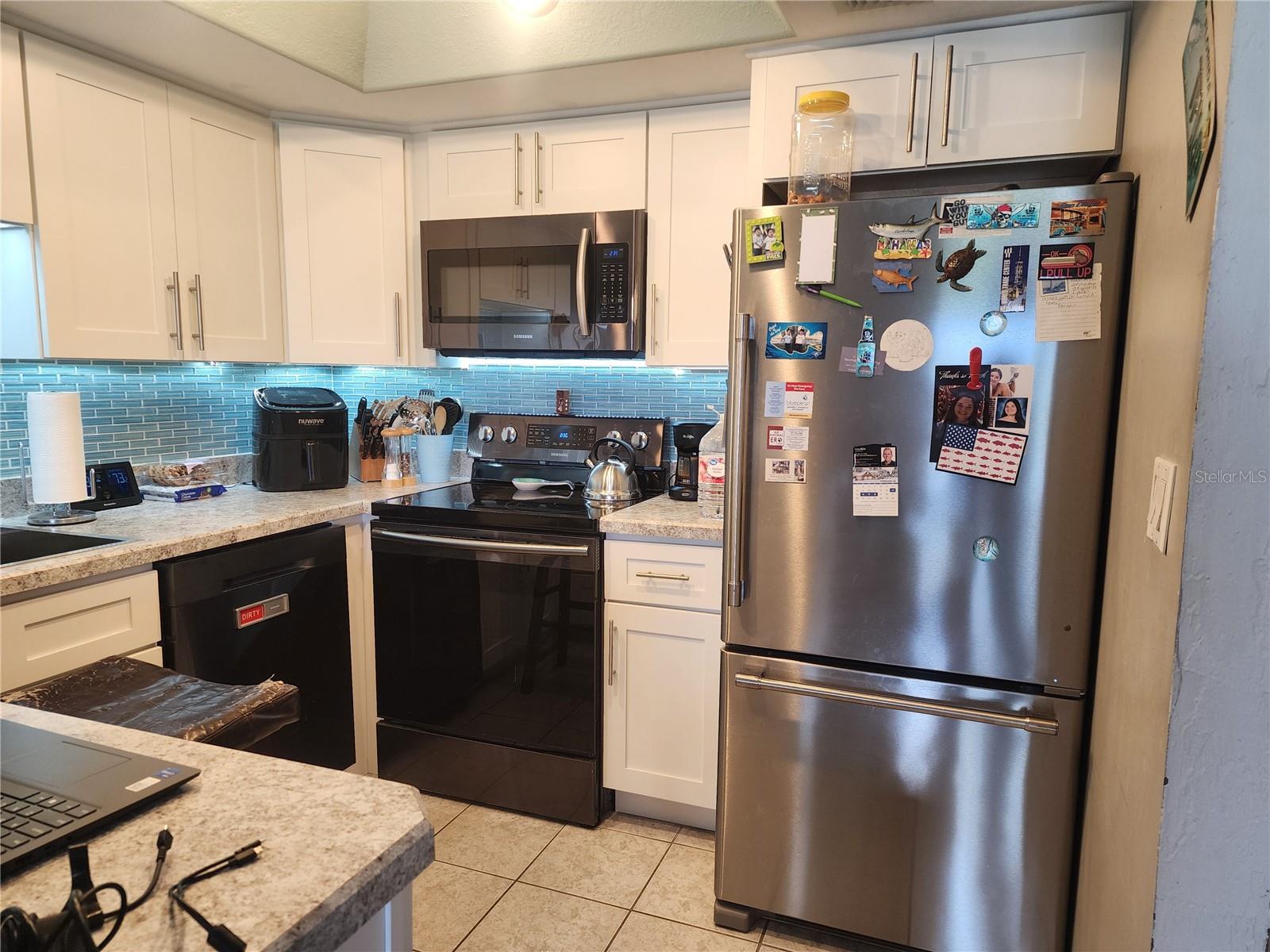 200 MERES BLVD #19 — photo 5