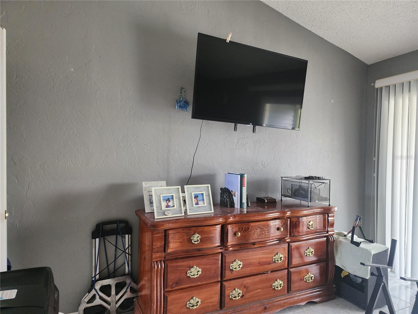 200 MERES BLVD #19 — photo 16