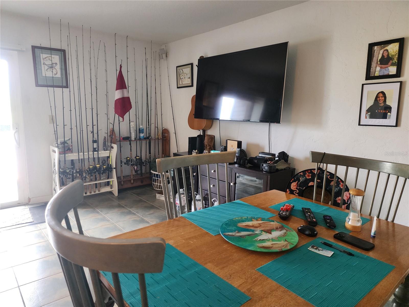 200 MERES BLVD #19 — photo 3