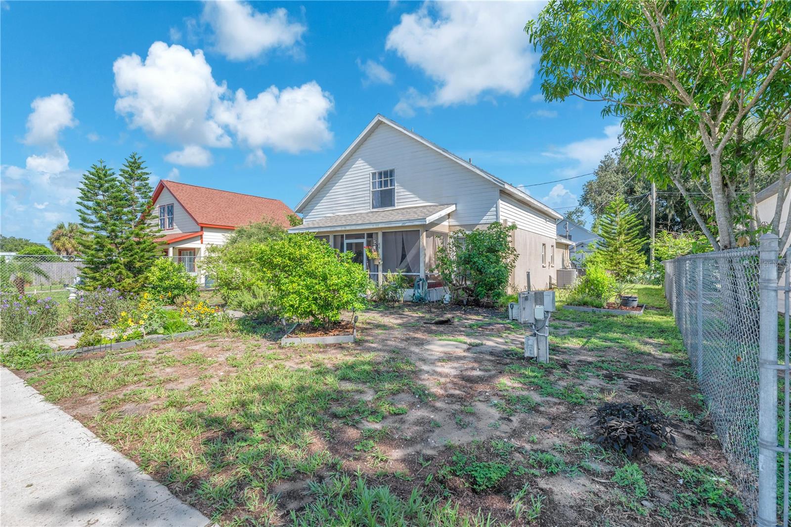 5810 HICKMAN ST — photo 3
