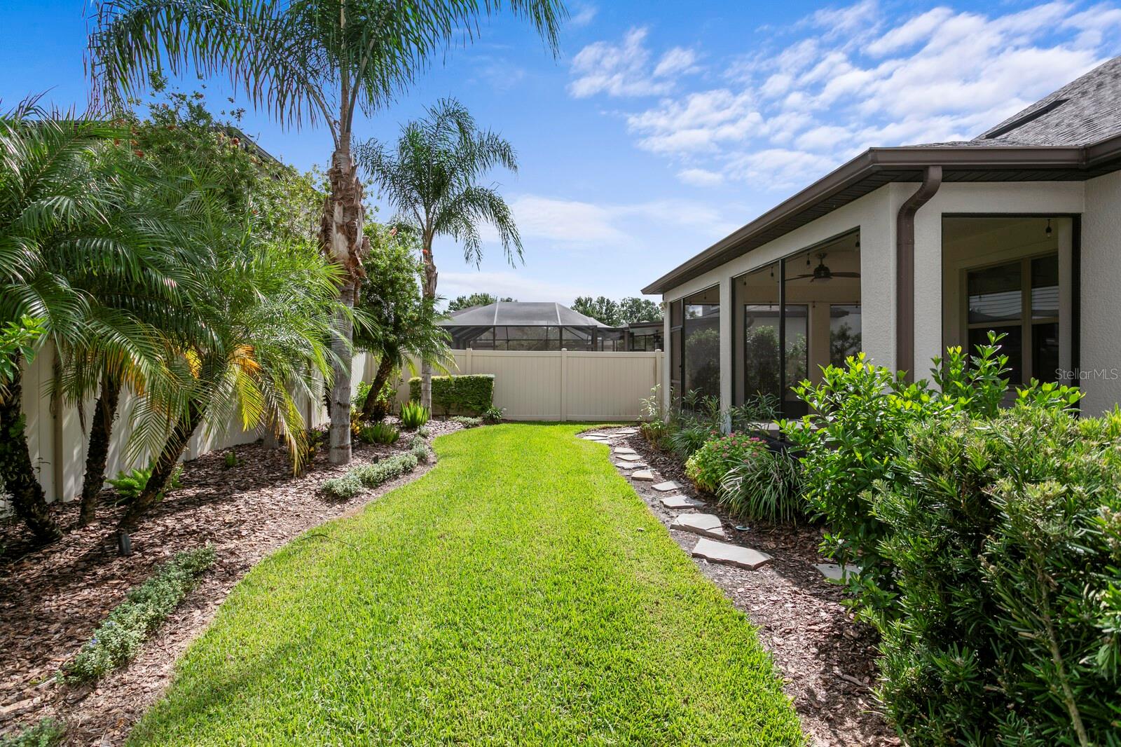 18908 WILLOWMORE CEDAR DR — photo 52