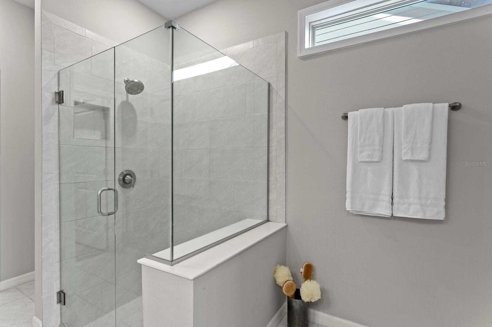 18908 WILLOWMORE CEDAR DR — photo 32
