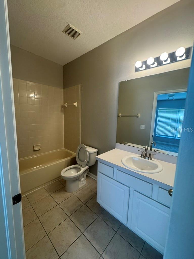 3404 HIGH HAMPTON CIR — photo 18