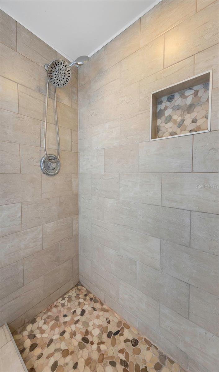 1620 COUNTRY LN — photo 25