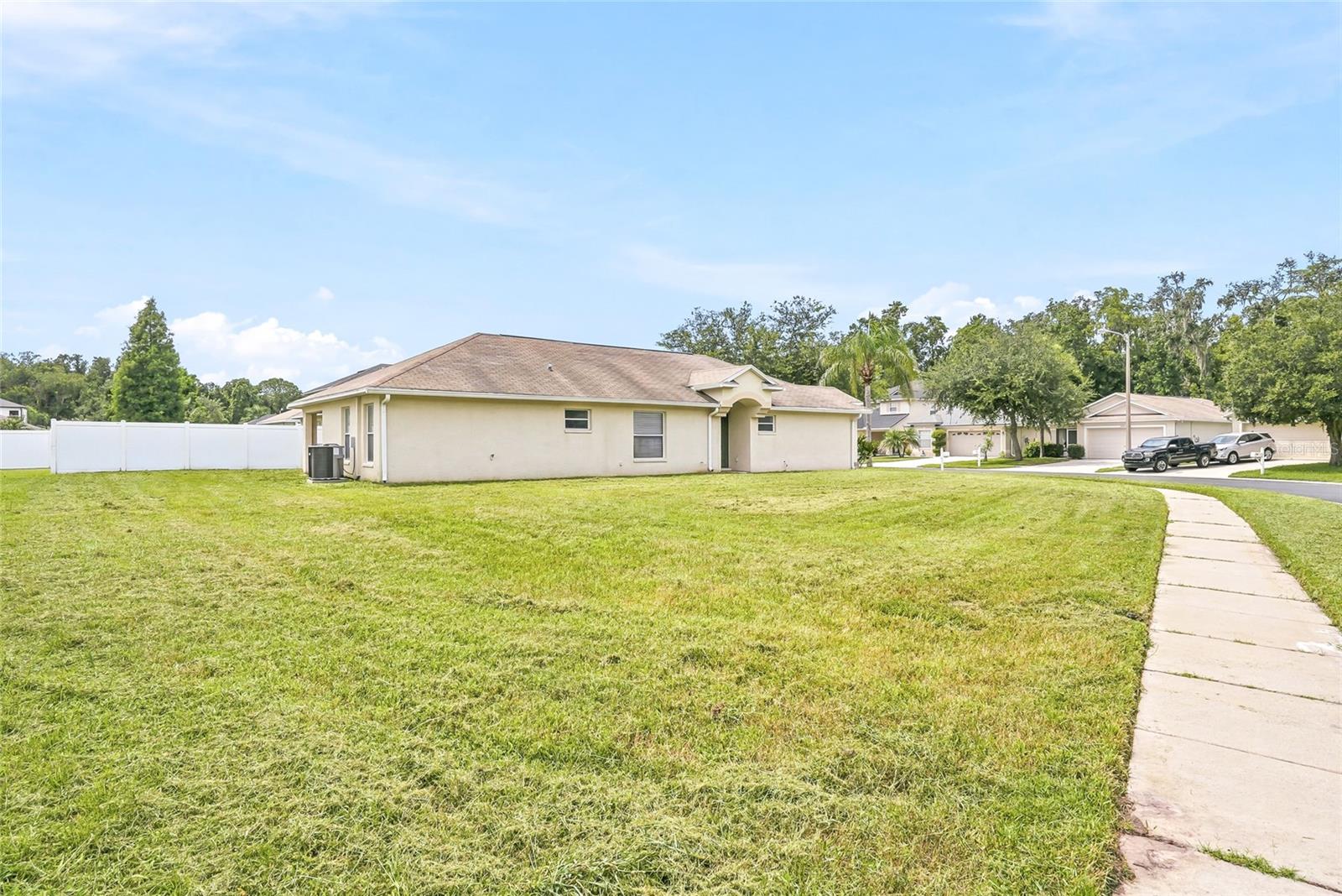 25928 CRIPPEN DR — photo 28