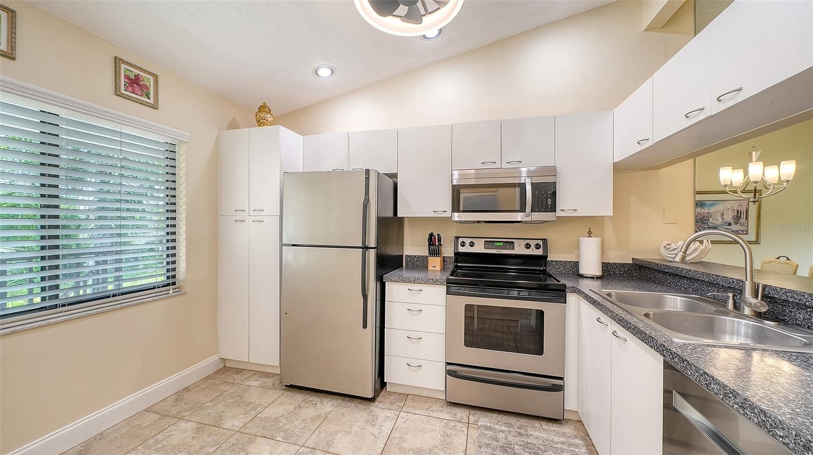 7584 EAGLE CREEK DR #7584 — photo 14