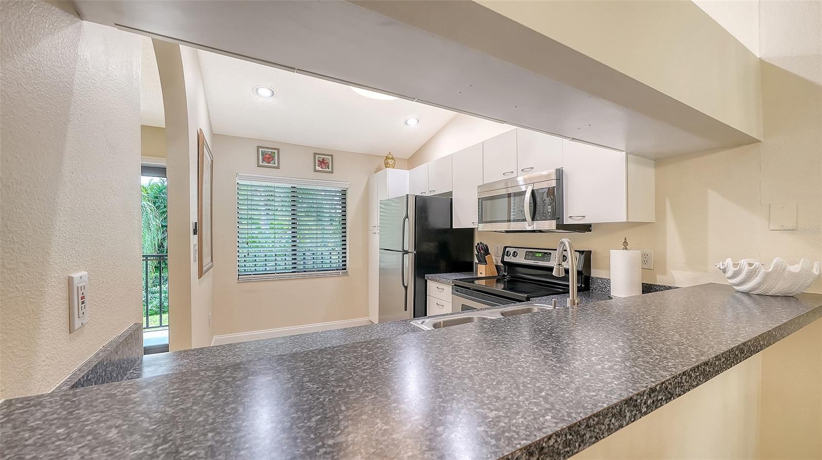 7584 EAGLE CREEK DR #7584 — photo 13