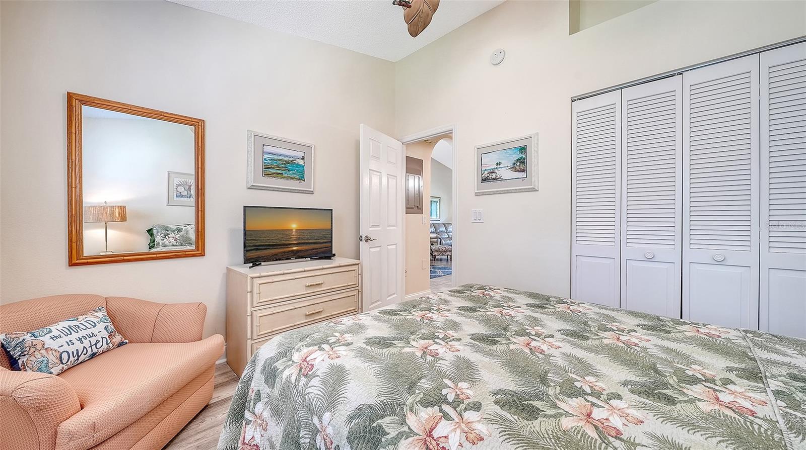 7584 EAGLE CREEK DR #7584 — photo 25