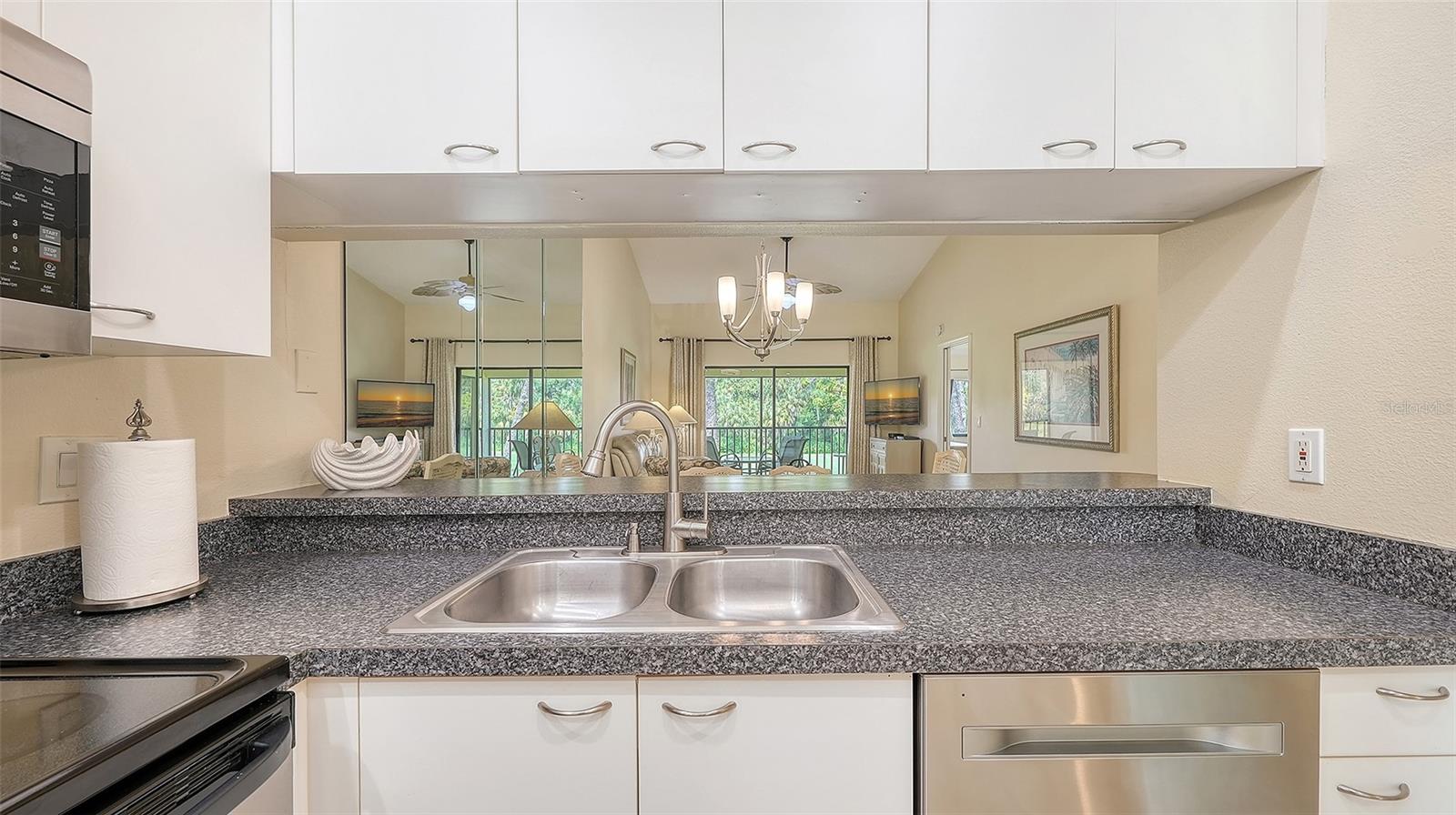 7584 EAGLE CREEK DR #7584 — photo 17