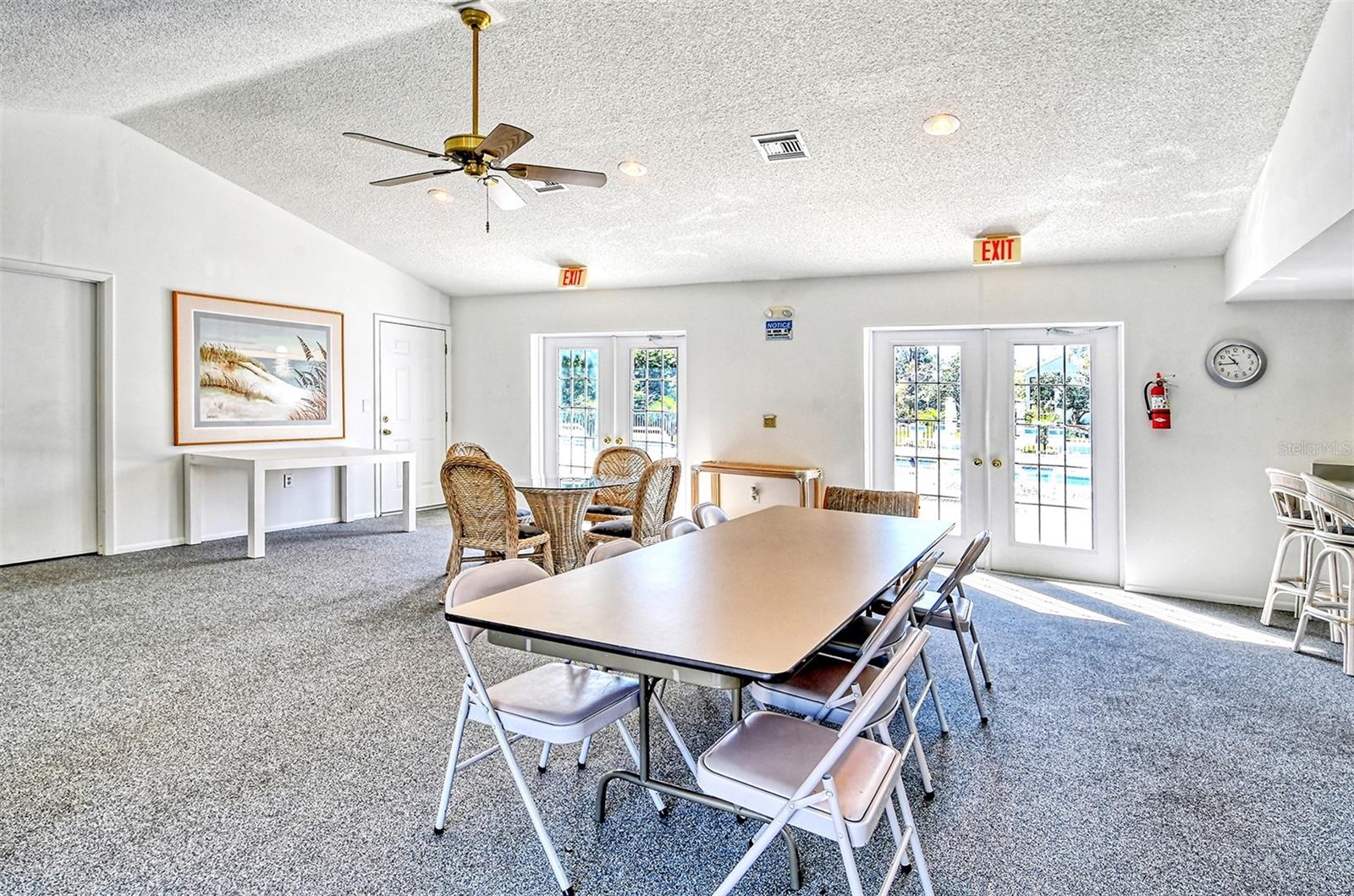 7584 EAGLE CREEK DR #7584 — photo 36