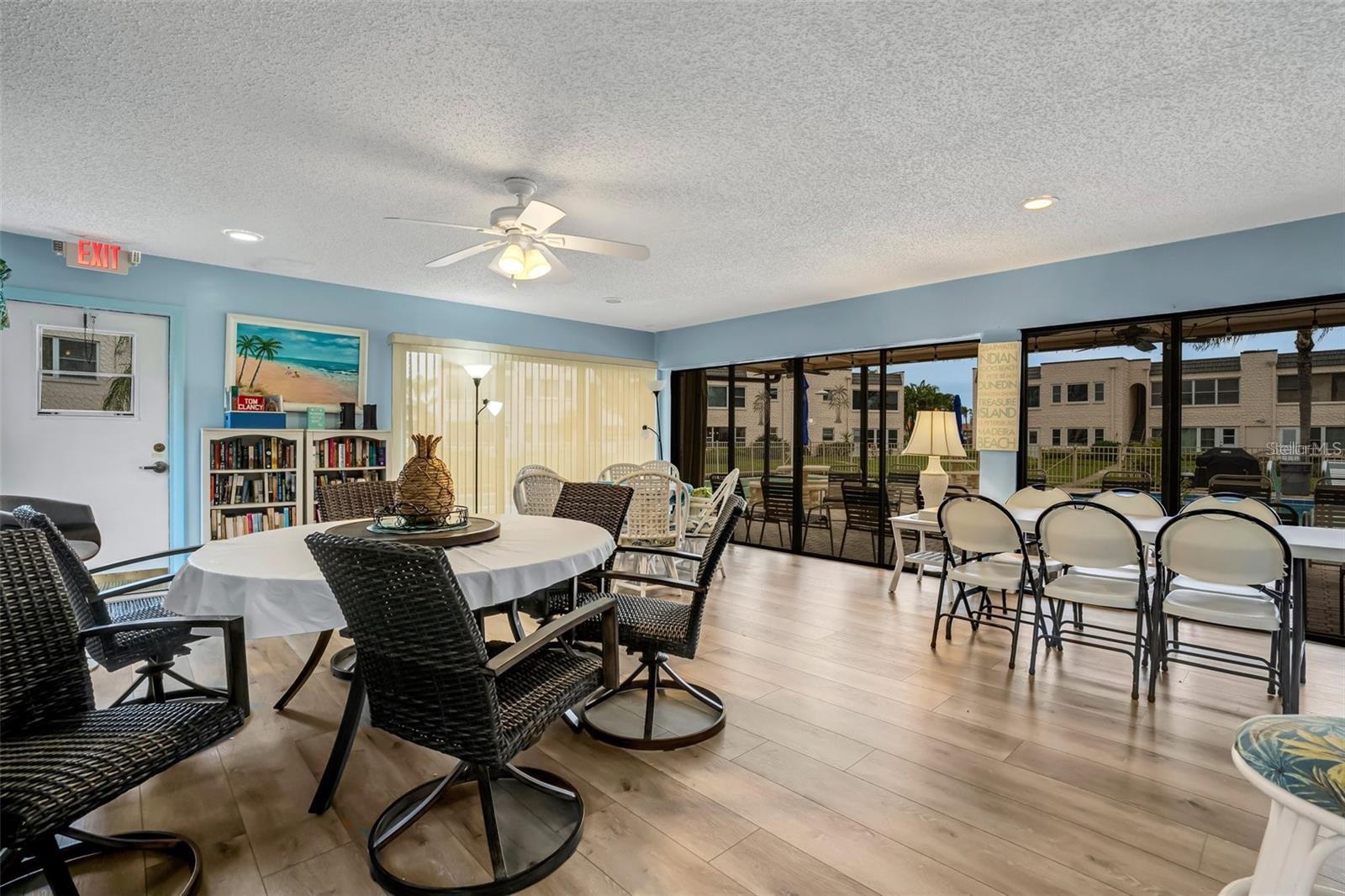 112 ELMWOOD CIR #112 — photo 33
